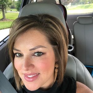 Meet your Posher, Cassandra